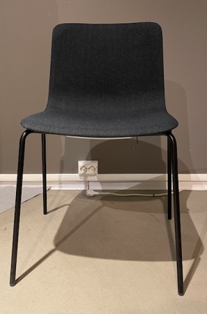 Fredericia, Pato Chair 4202, Mørkt grått stoff  (utstillingsmodell)